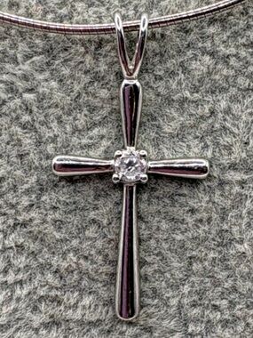 Ross-Simons Sterling Silver Cross Pendant Necklace Cz Diamond 925